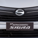 New Dark Grille with Chrome Ornament